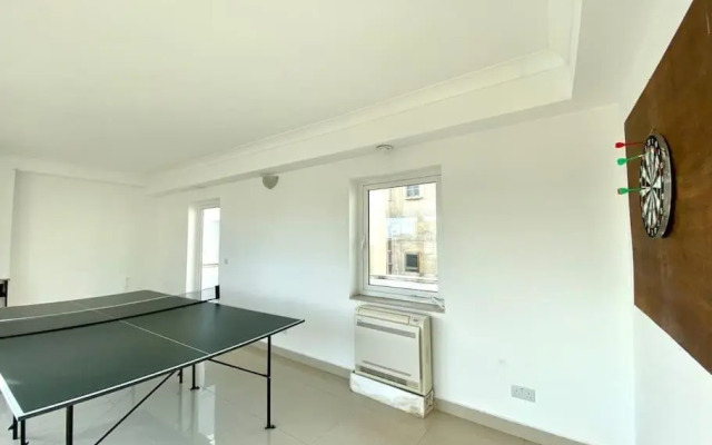 Hard to come by - modern & huge house in Sliema