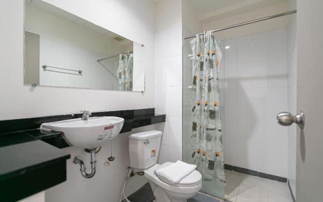 Ruan Plaisoi Apartment by ZUZU