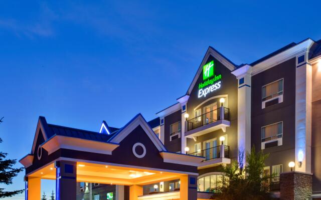 Holiday Inn Express Hotel & Suites Calgary S-Macleod Trail S, an IHG Hotel