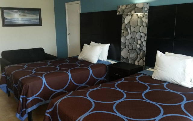 Driftwood Beach Motel