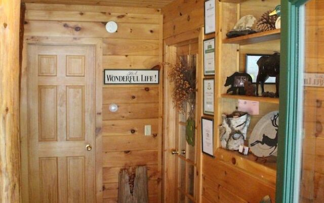 Kiwassa Lake Bed & Breakfast