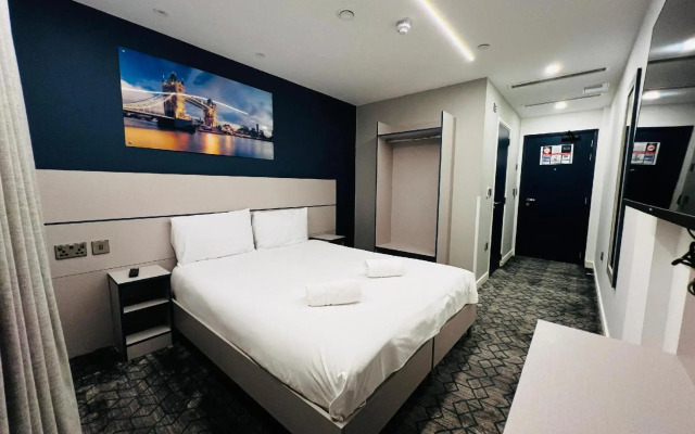 Ilford Grand Hotel
