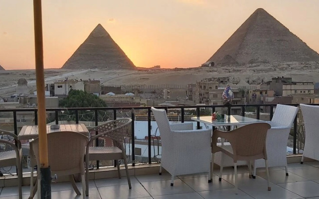 Golden Pyramids Inn