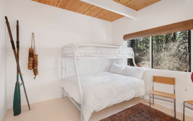 Mid-century Modern Chalet #1927