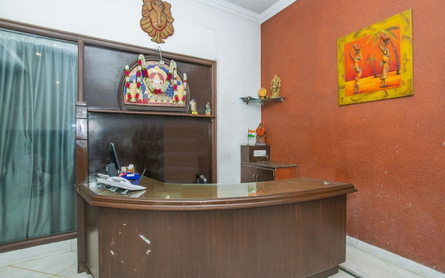 OYO 18762 Vaishnavi Residency