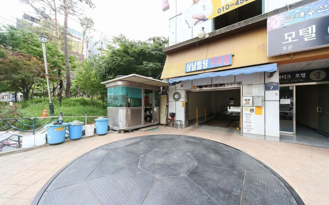 Changwon Boutique Hotel Gung