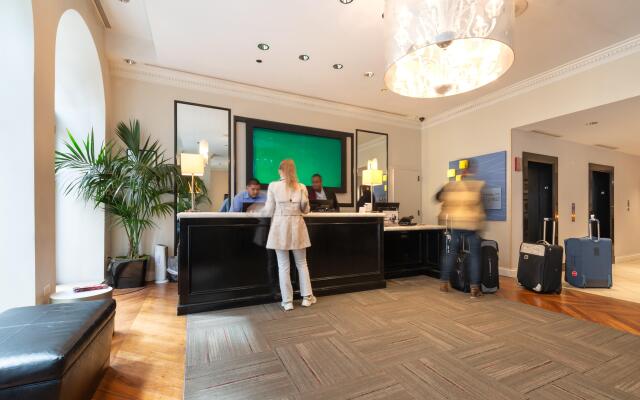 Holiday Inn Express Chicago - Magnificent Mile, an IHG Hotel