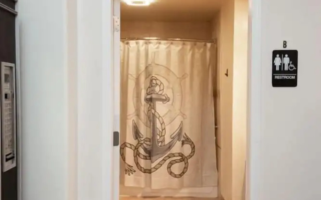 Anchor Pointe Inn