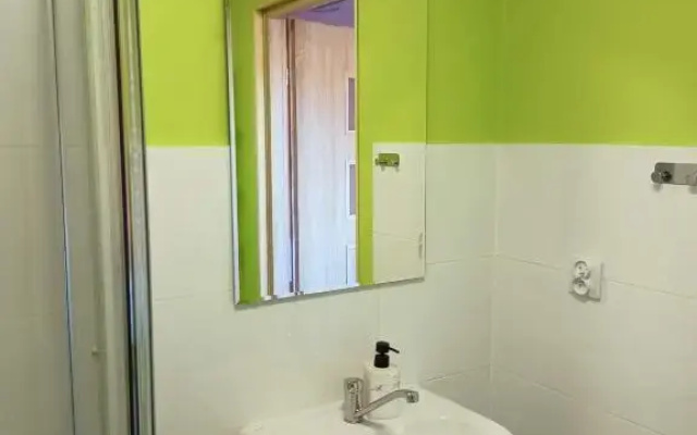 Pokoje Mira