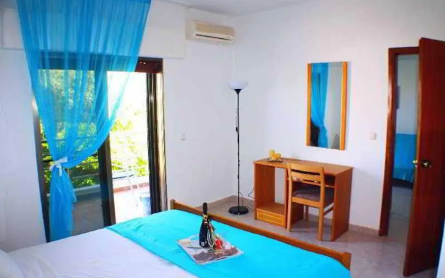 Salonikiou Beach Deluxe Apartments