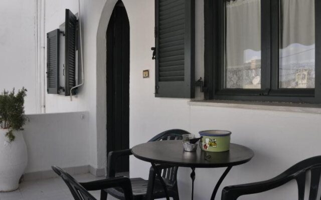 Palemilos Apartments