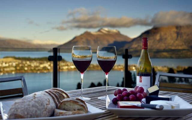 Bel Lago - every room with a lake view