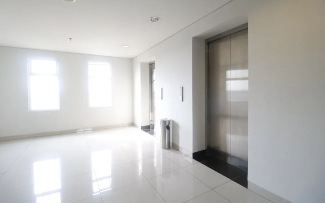 RedDoorz Apartment near Summarecon Mall Serpong