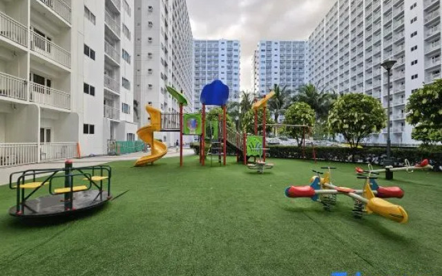 Shore Residences MOA staycation