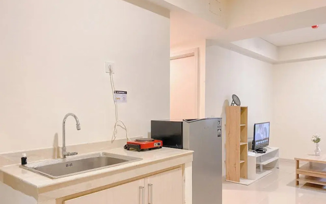 Modern 2BR Room at Meikarta Apartment By Travelio