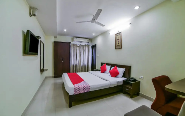 OYO 15729 Royal Stay