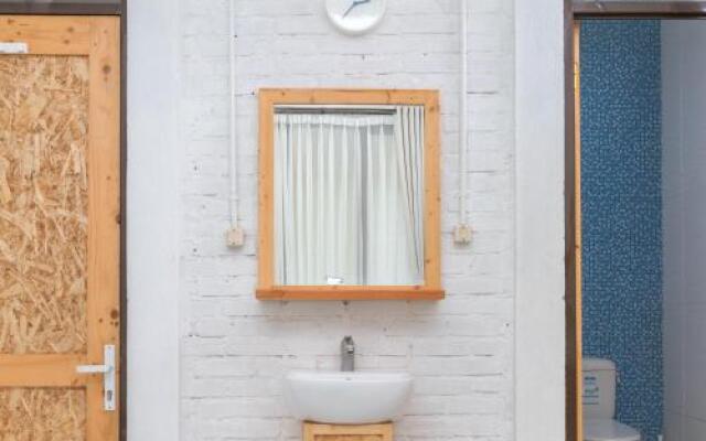 RedDoorz Plus near Farmhouse Lembang