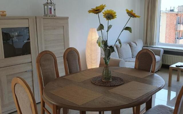 Superb Appartement With 3 Bed Rooms In Antwerpen