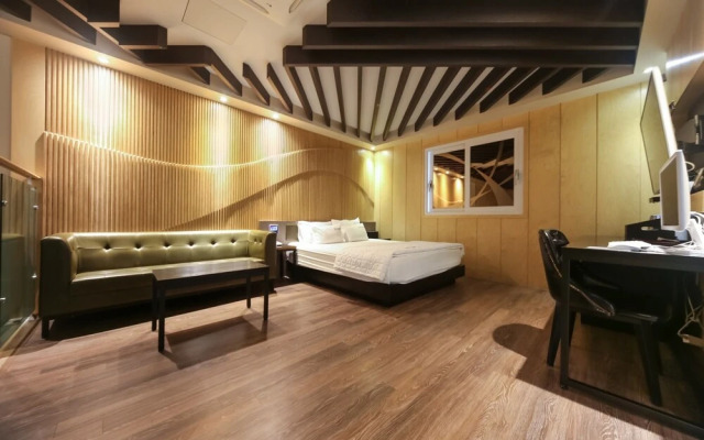 Pohang Jukdo Market Hotel A1