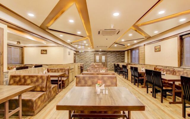 Sri Udupi Park by Treebo