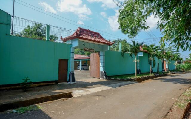 Penginapan Cemara Indah by RedDoorz