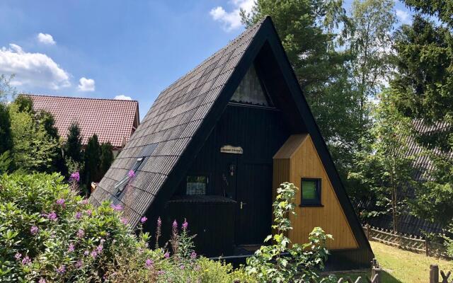 Wooden chalet with oven, in Oberharz near a lake