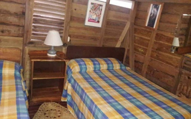 Secret Cabins At Firefly Beach