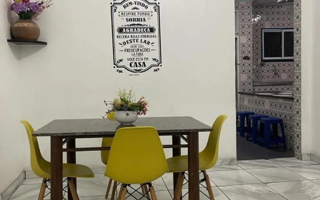 Casa térrea a 2 min da praia dos anjos
