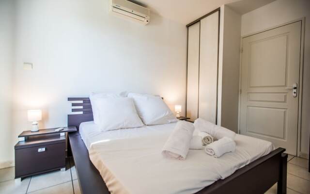 Appartement Kaza Logos