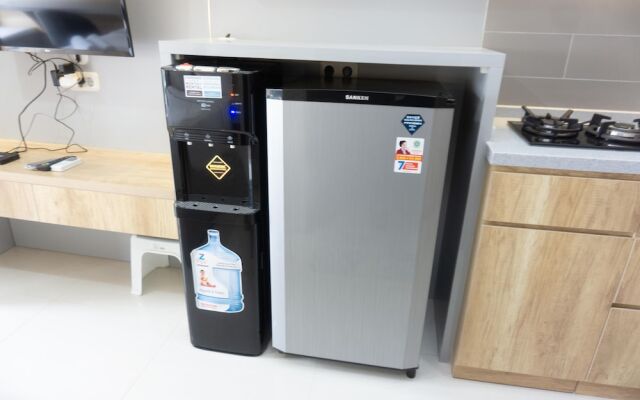 Fancy And Nice Studio Room At Transpark Bintaro Apartment