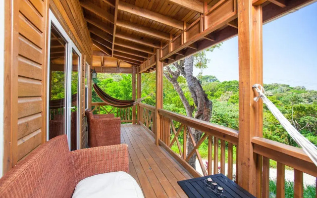 Tree House on Linda Vista Drive