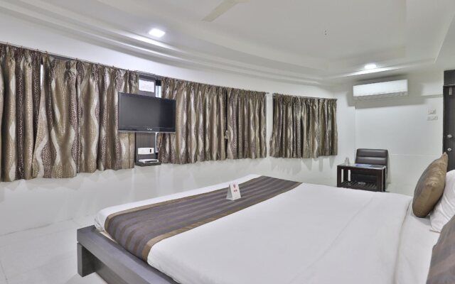 Nova Hotel Cross Road by OYO Rooms