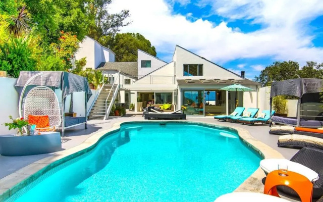 1040 - Beverly Hills Modern Estate - RUD 113272