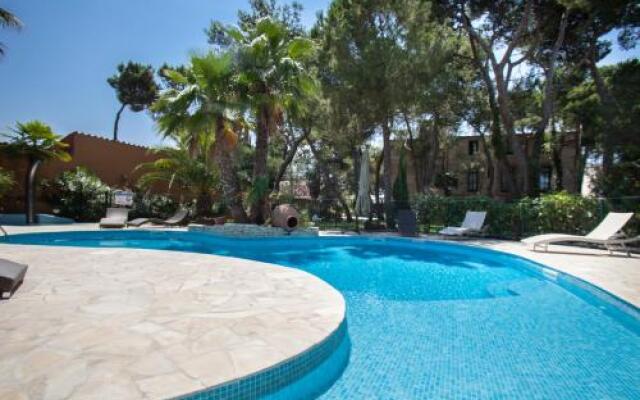 Host & Vinum - Le Clos des Pins