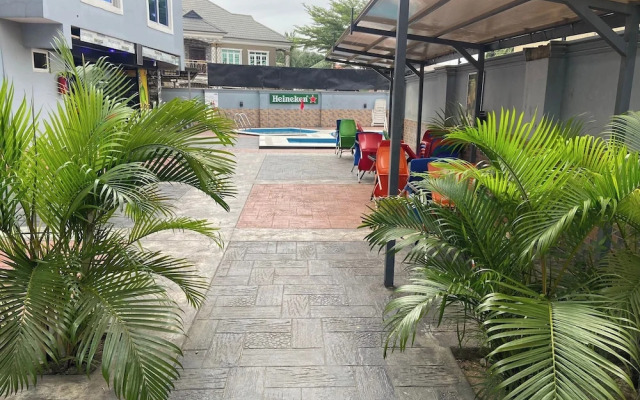 T & Z Memorial Hotel