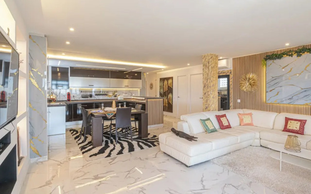 Lepanto Center Marbella 100m Of Beach