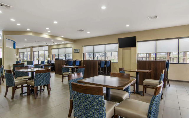 Comfort Suites Macon