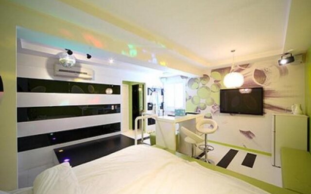 Goodstay Vax Dorocy Hotel