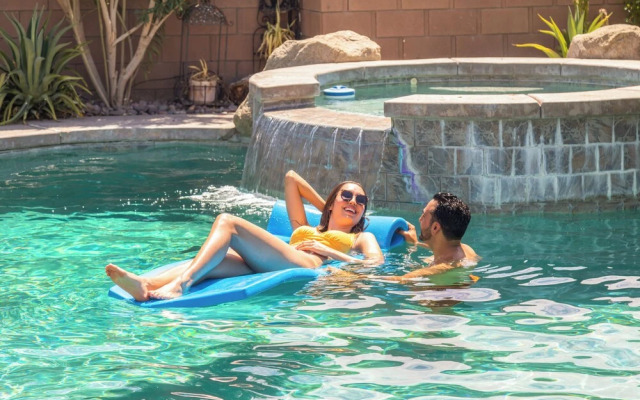 4BR-Retro Game Room-Theater-Pool & Spa