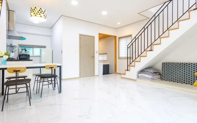 Gapyeong Gamseong216 Poolvilla Pension