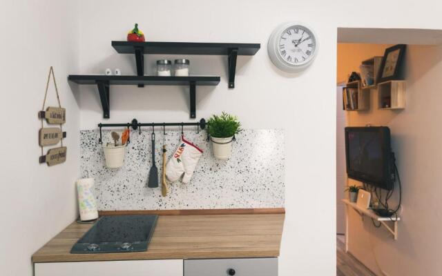 Newly adapted Studio 88 with free parking
