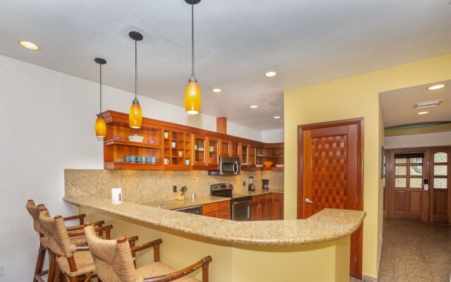 Lawson Rock - Yellowfish 211 2 Bedroom Condo by Redawning