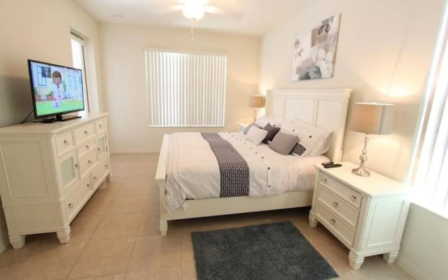 Crystal Cove 929