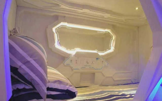 Intercity Capsule Youth Hostel Temple