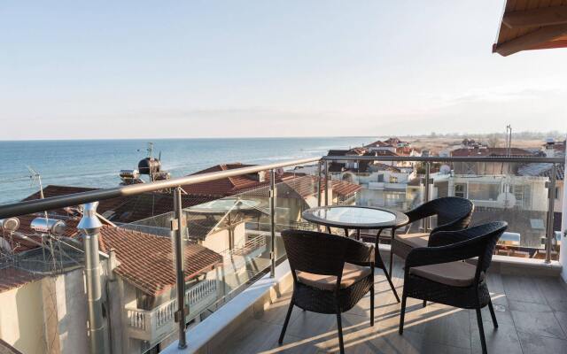 Ammos Beach Seaside Luxury Suites Hotel