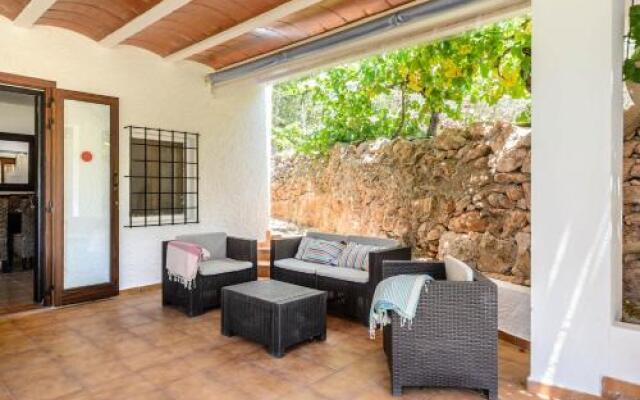 Charming Villa in Benirras with Jacuzzi