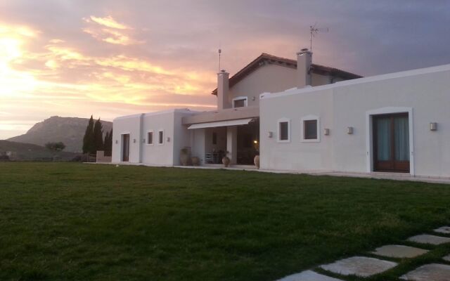 Luxurious Panoramic View Villa