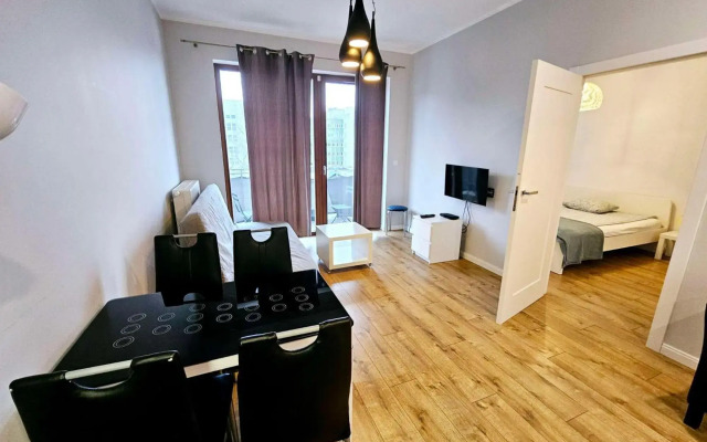 FIRST -- Green Żoliborz Apartment 4