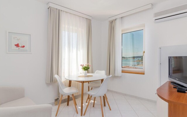 Nice Home in Medulin With Wifi and 1 Bedrooms