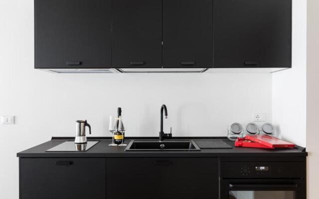 A World Aparts - 104 Frattina